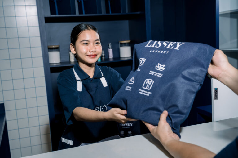 Laundry Ramah Lingkungan: Merawat Pakaian, Menjaga Bumi